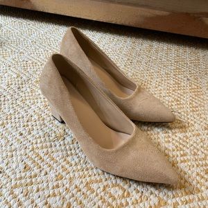 Classic Pointed Velvet Heel Sz 8.5